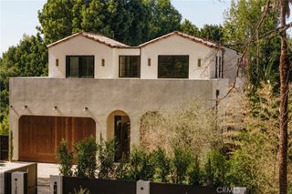 13853 Chandler, Sherman Oaks, CA 91401