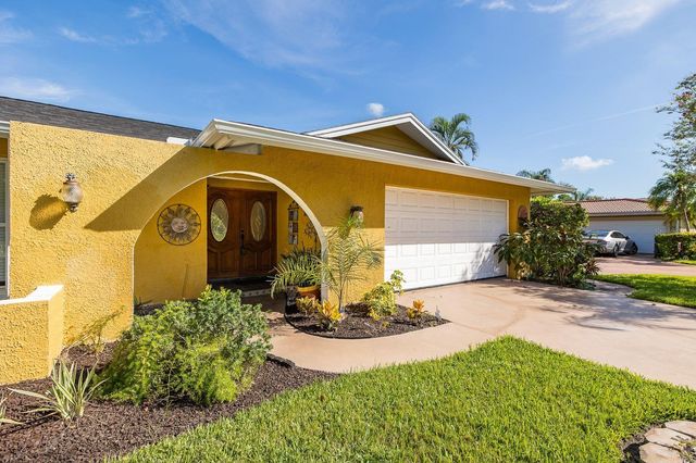 11555 PINE STREET, Seminole, FL 33772