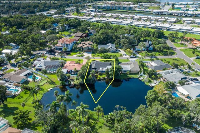 11555 PINE STREET, Seminole, FL 33772
