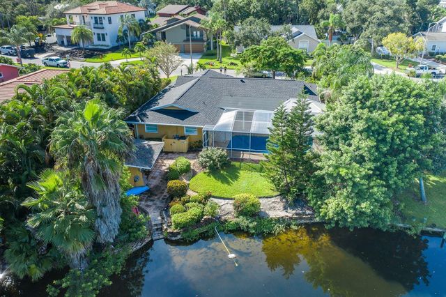 11555 PINE STREET, Seminole, FL 33772