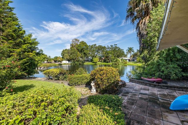 11555 PINE STREET, Seminole, FL 33772