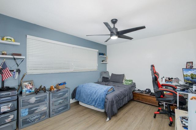 11555 PINE STREET, Seminole, FL 33772