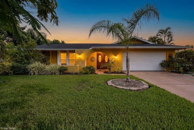 11555 PINE STREET, Seminole, FL 33772