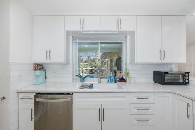 11555 PINE STREET, Seminole, FL 33772