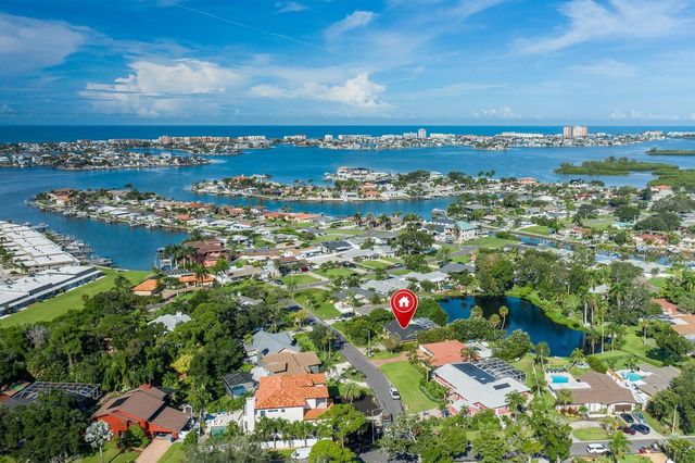 11555 PINE STREET, Seminole, FL 33772