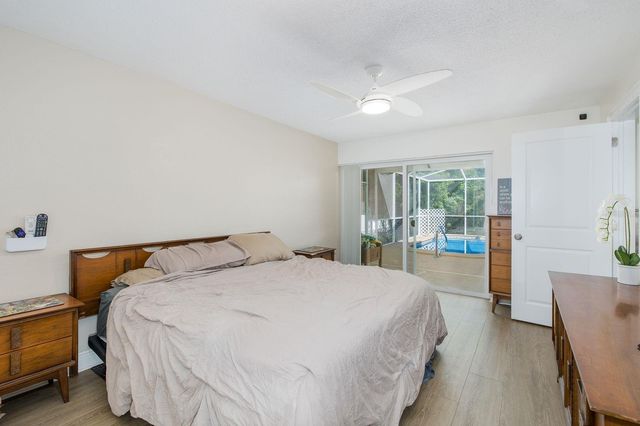 11555 PINE STREET, Seminole, FL 33772