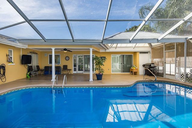 11555 PINE STREET, Seminole, FL 33772
