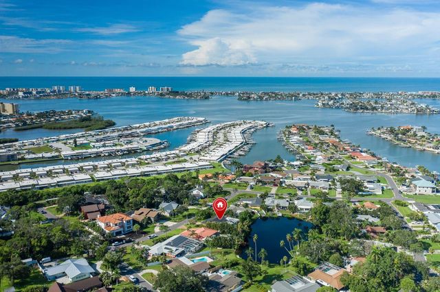 11555 PINE STREET, Seminole, FL 33772