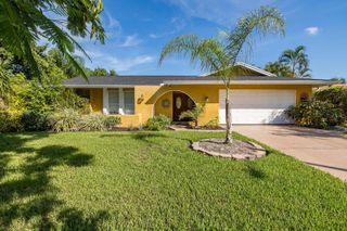 11555 PINE STREET, Seminole, FL 33772