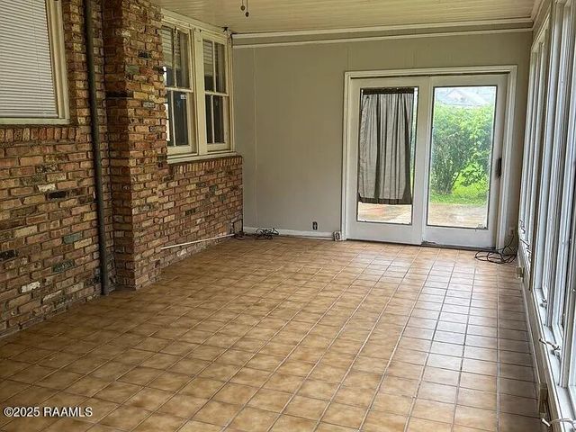 311 S Morgan Avenue, Broussard, LA 70518