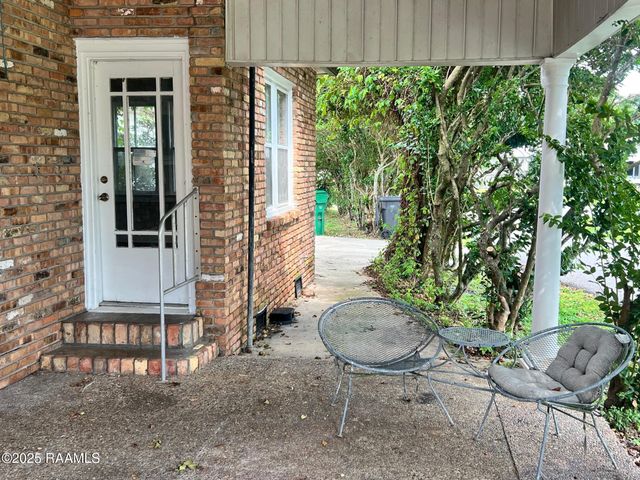 311 S Morgan Avenue, Broussard, LA 70518