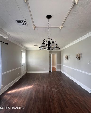 311 S Morgan Avenue, Broussard, LA 70518