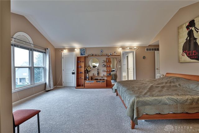 9829 Orchard Club Drive, Cincinnati, OH 45242