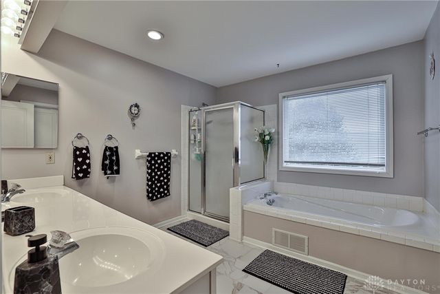 9829 Orchard Club Drive, Cincinnati, OH 45242