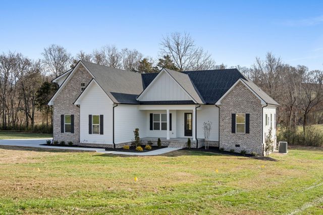 330 Thoroughbred Ln, Hartsville, TN 37074