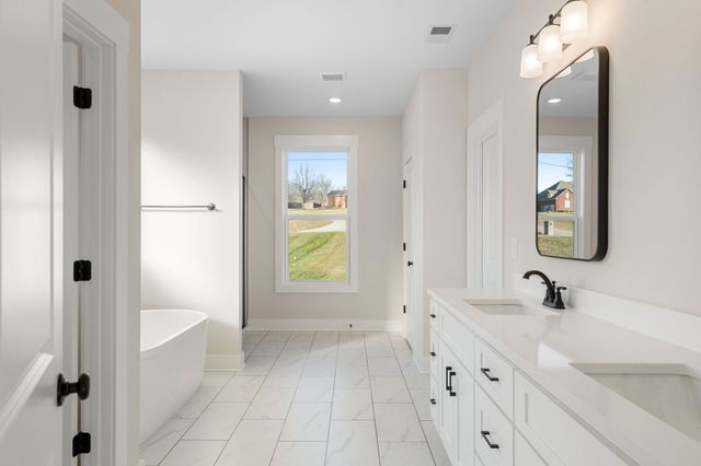 330 Thoroughbred Ln, Hartsville, TN 37074