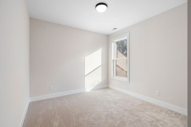 330 Thoroughbred Ln, Hartsville, TN 37074