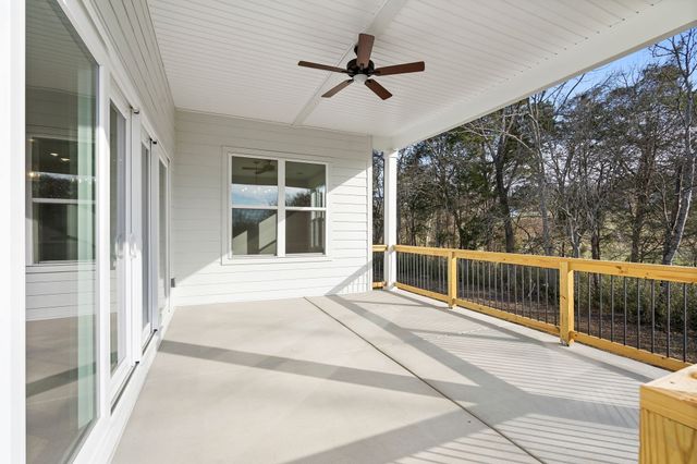 330 Thoroughbred Ln, Hartsville, TN 37074