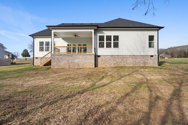 330 Thoroughbred Ln, Hartsville, TN 37074