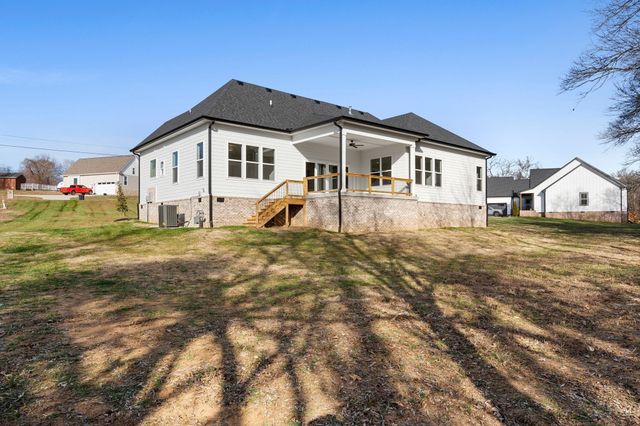 330 Thoroughbred Ln, Hartsville, TN 37074