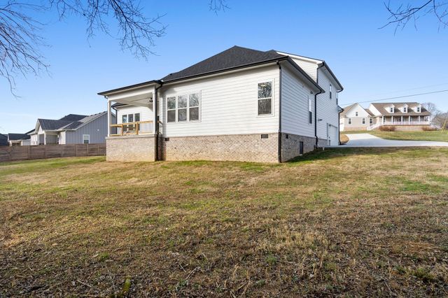 330 Thoroughbred Ln, Hartsville, TN 37074