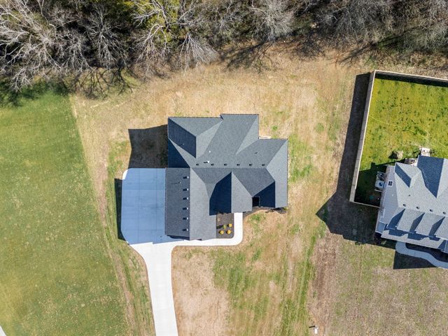 330 Thoroughbred Ln, Hartsville, TN 37074