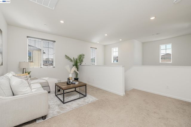 2891 Reyva Dhillon Ln, Tracy, CA 95377