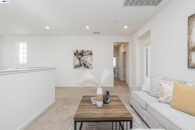 2891 Reyva Dhillon Ln, Tracy, CA 95377