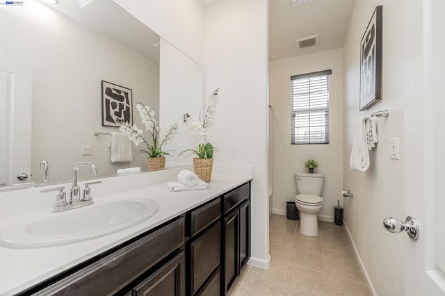 2891 Reyva Dhillon Ln, Tracy, CA 95377