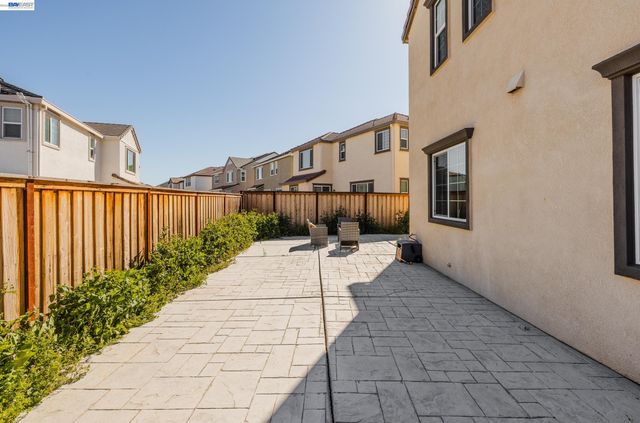 2891 Reyva Dhillon Ln, Tracy, CA 95377