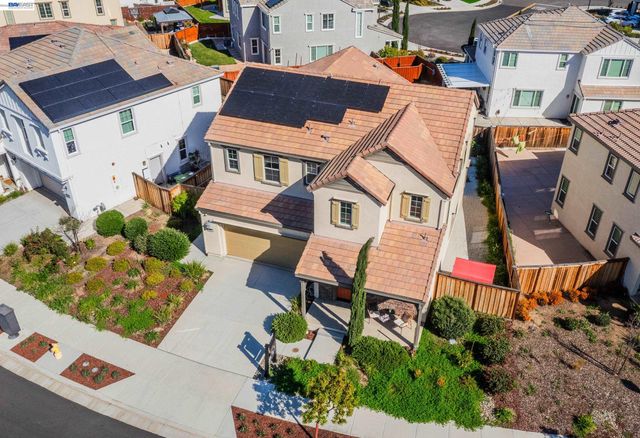 2891 Reyva Dhillon Ln, Tracy, CA 95377