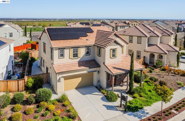 2891 Reyva Dhillon Ln, Tracy, CA 95377