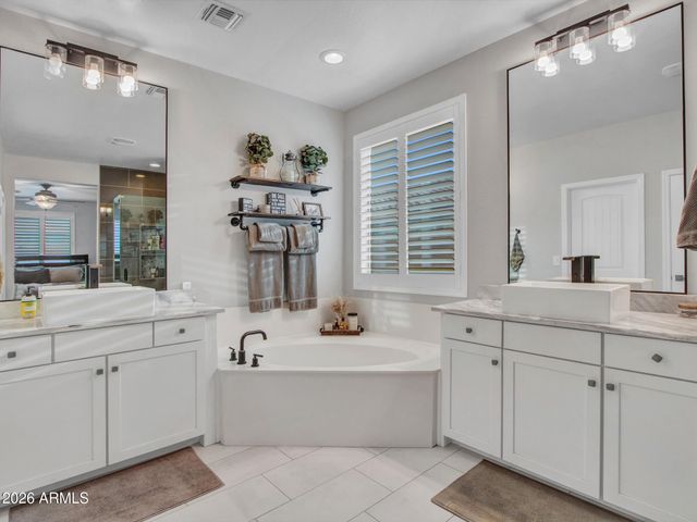 18216 W MONTECITO Avenue, Goodyear, AZ 85395