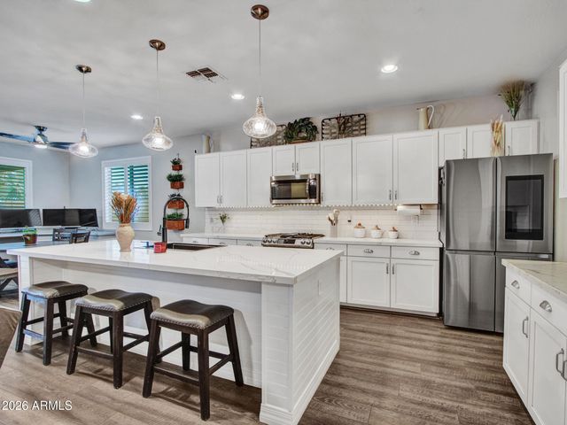 18216 W MONTECITO Avenue, Goodyear, AZ 85395