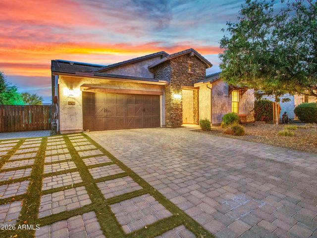 18216 W MONTECITO Avenue, Goodyear, AZ 85395