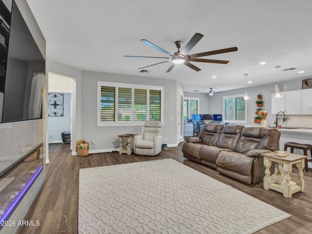 18216 W MONTECITO Avenue, Goodyear, AZ 85395