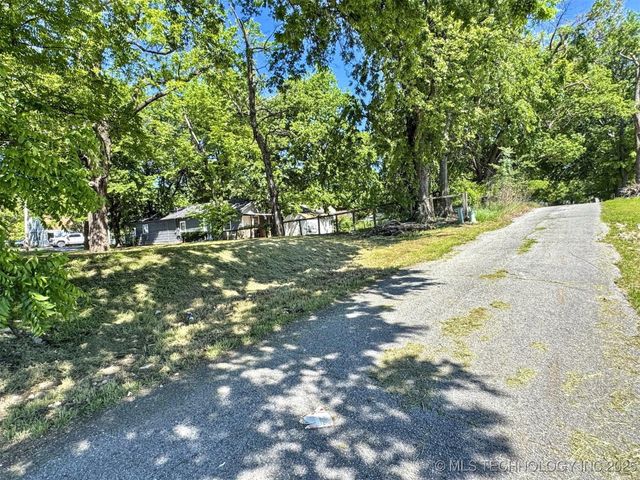 821 S College Avenue, Tahlequah, OK 74464