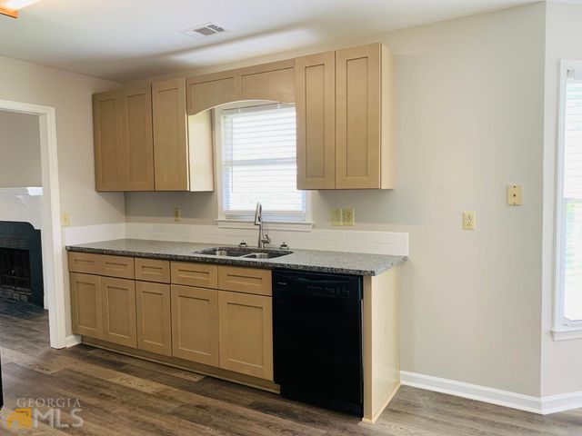 61 Garden Hills Drive, Newnan, GA 30263