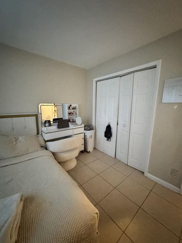 101 NE 41st St 17A, Oakland Park, FL 33334