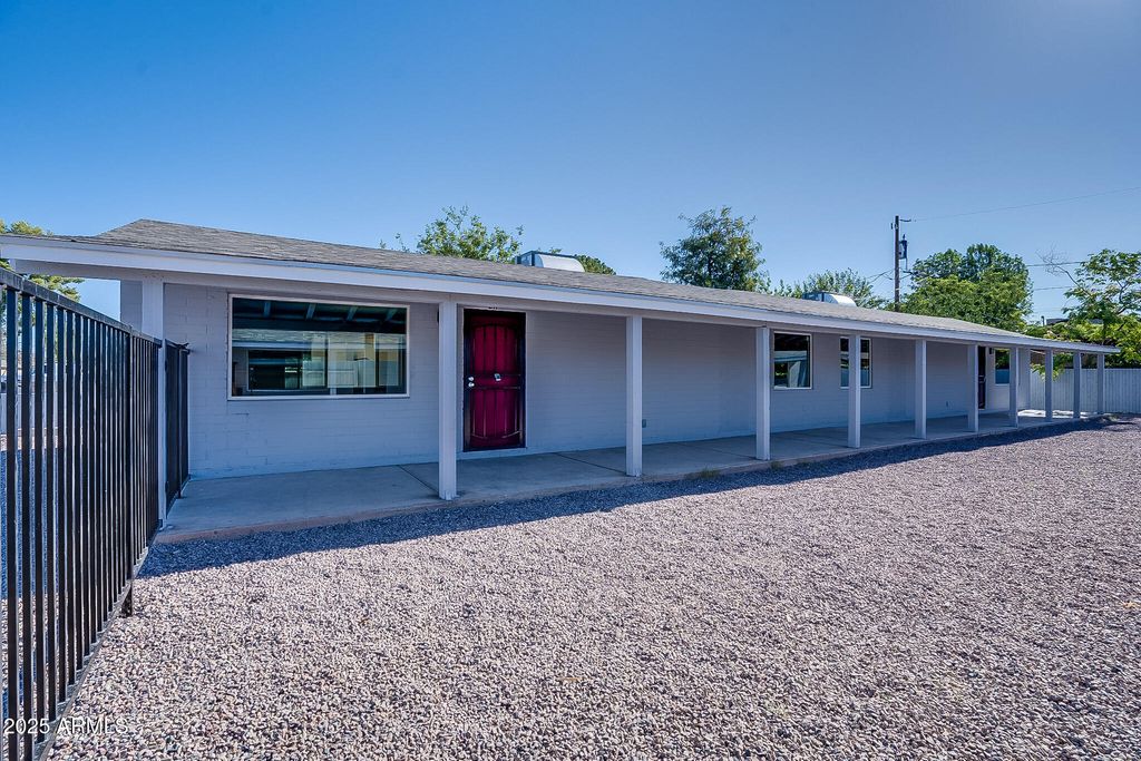 Image 13 of property listing at 211 S Doran --, Mesa, AZ 85204