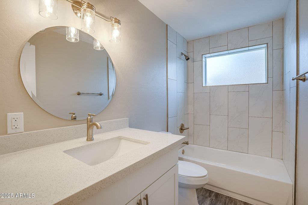 Image 2 of property listing at 211 S Doran --, Mesa, AZ 85204