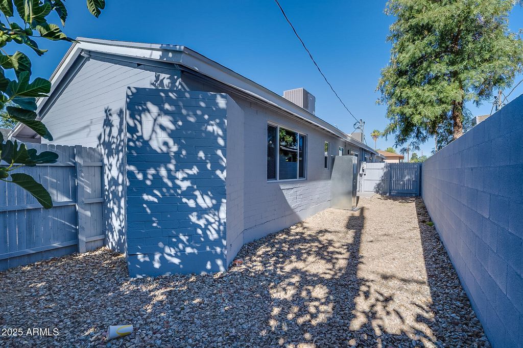 Image 37 of property listing at 211 S Doran --, Mesa, AZ 85204