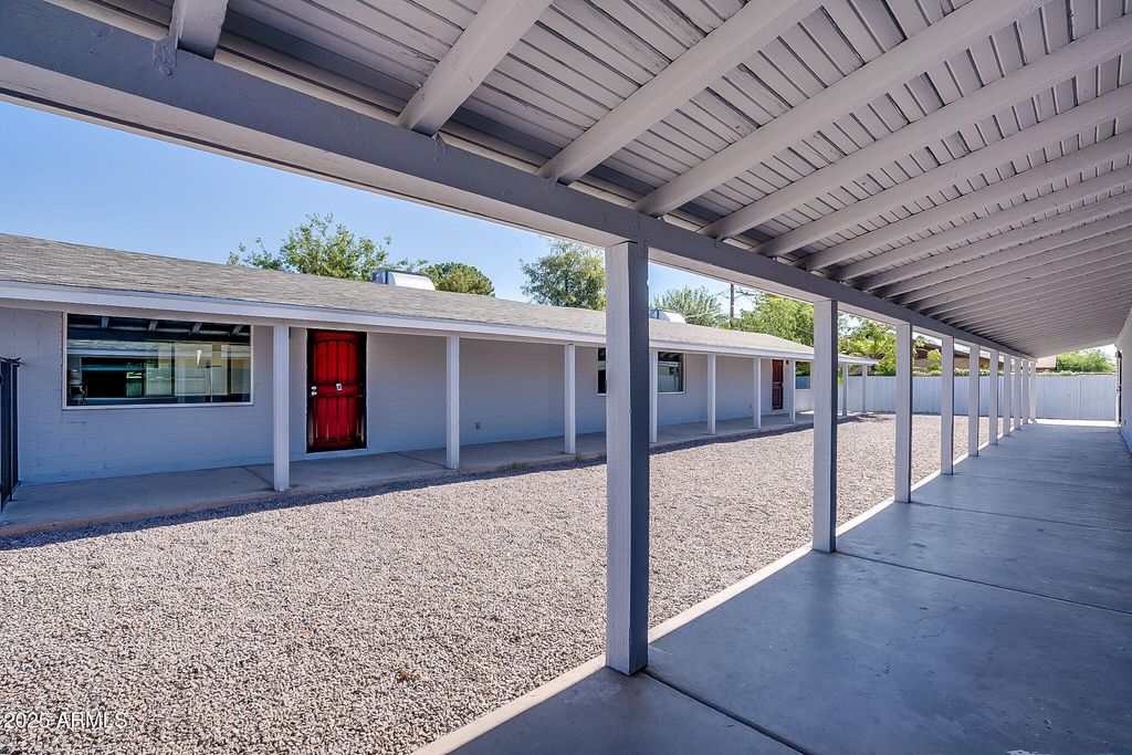 Image 4 of property listing at 211 S Doran --, Mesa, AZ 85204