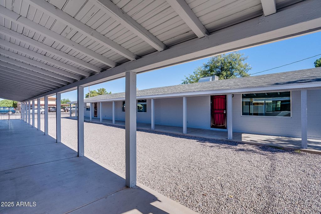 Image 5 of property listing at 211 S Doran --, Mesa, AZ 85204