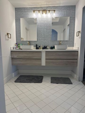 11521 NW 50th Ter, Doral, FL 33178