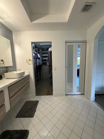 11521 NW 50th Ter, Doral, FL 33178