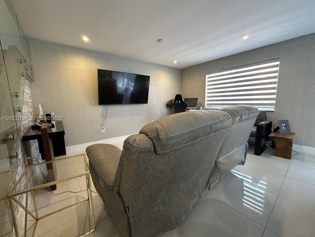 11521 NW 50th Ter, Doral, FL 33178