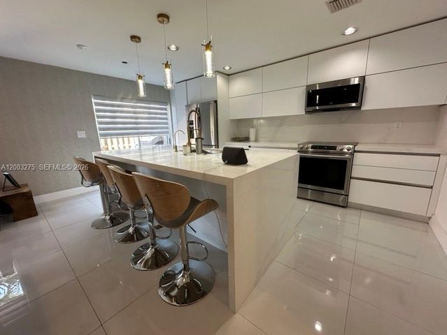 11521 NW 50th Ter, Doral, FL 33178