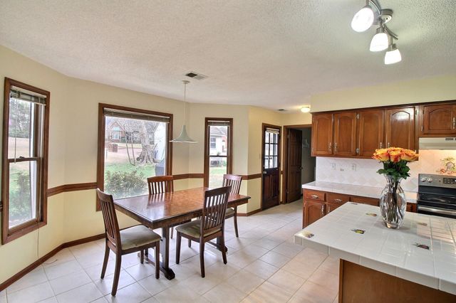 647 WINLAWN DR, Collierville, TN 38017