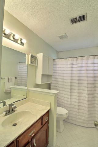 647 WINLAWN DR, Collierville, TN 38017